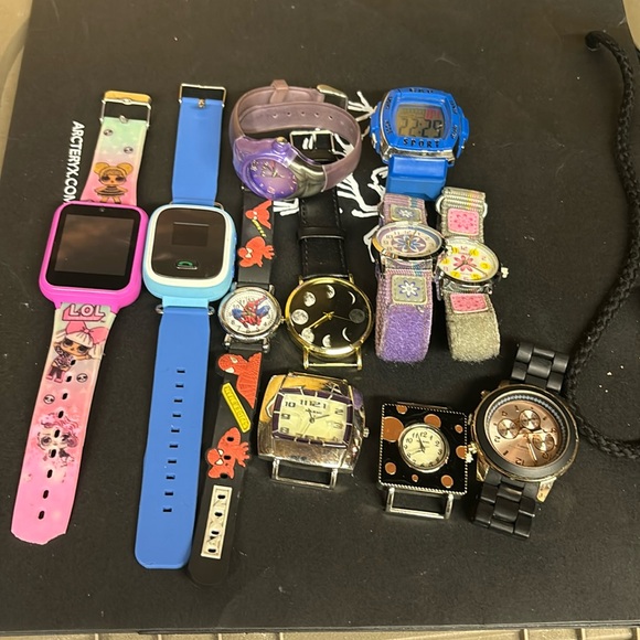 Mixed Brand Children’s Lot of Watches - Analog , Digital and Canera watches - Picture 1 of 4